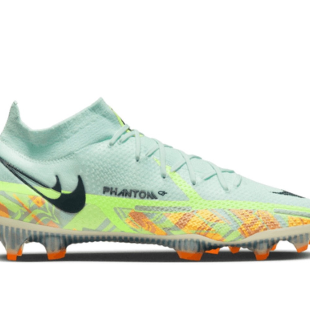 Nike Phantom Gt2 soccer